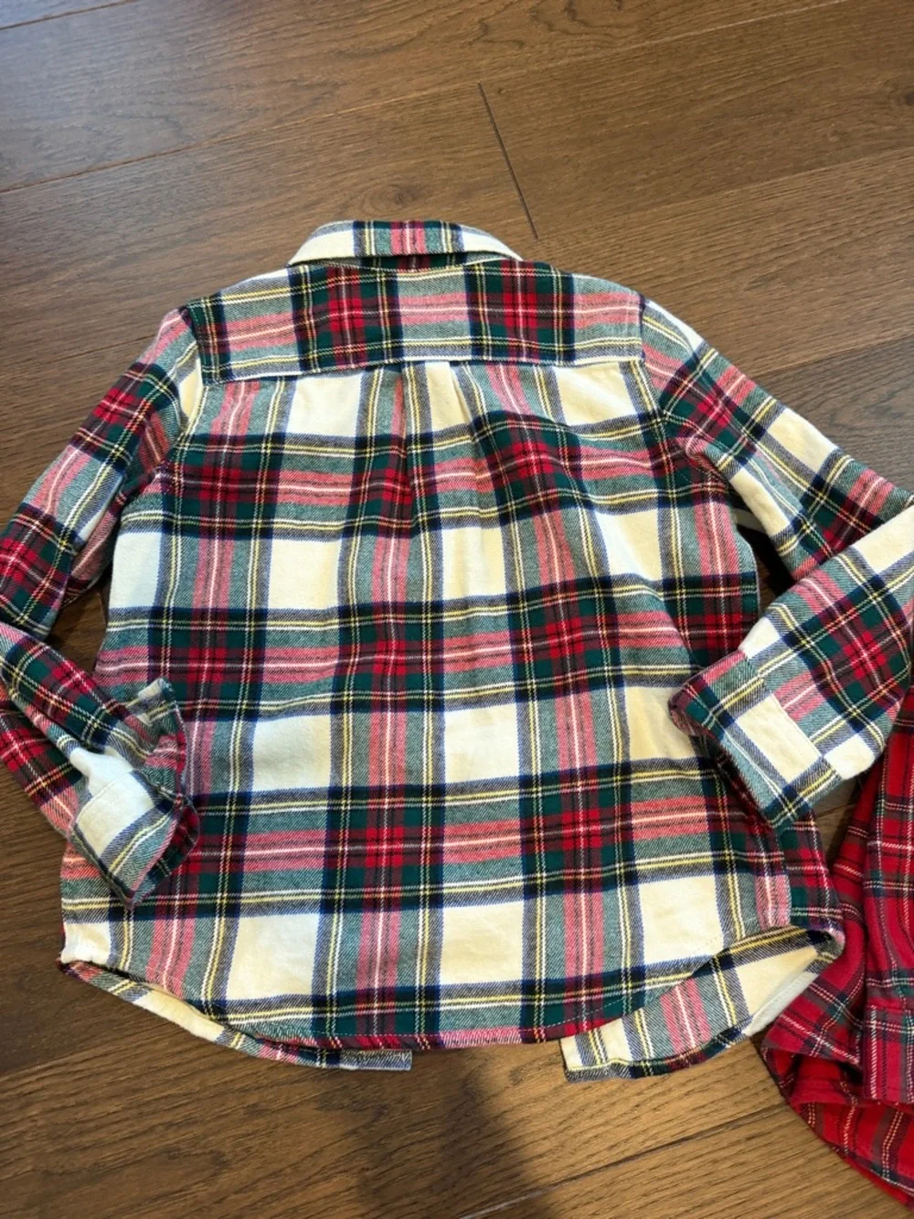 Amazon Essentials / Old Navy Kids Plaid Flannel Shirts Size 4 and 5 - C39-029